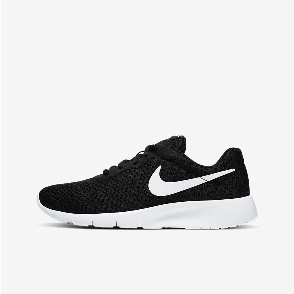 Nike Tanjun